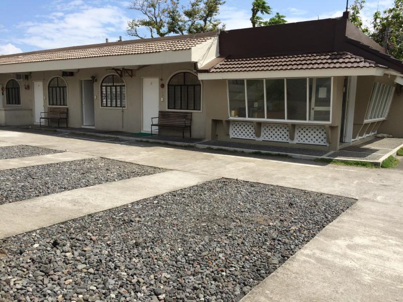 Night & Day Inn Legazpi Εξωτερικό φωτογραφία